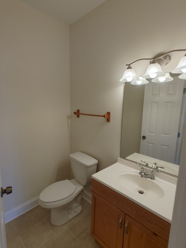 Building Photo - 118 Lakeview Dr