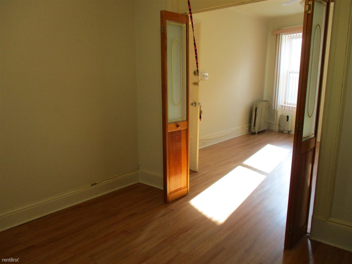 Primary Photo - 7241 Metropolitan Ave