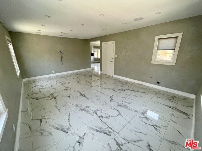 Foto del edificio - 842 S Wooster St