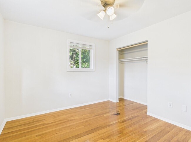 Foto del edificio - 3117 Meadowbridge Rd