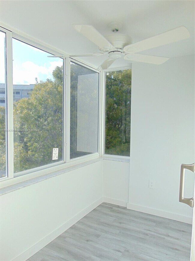 Building Photo - 250 180th Dr