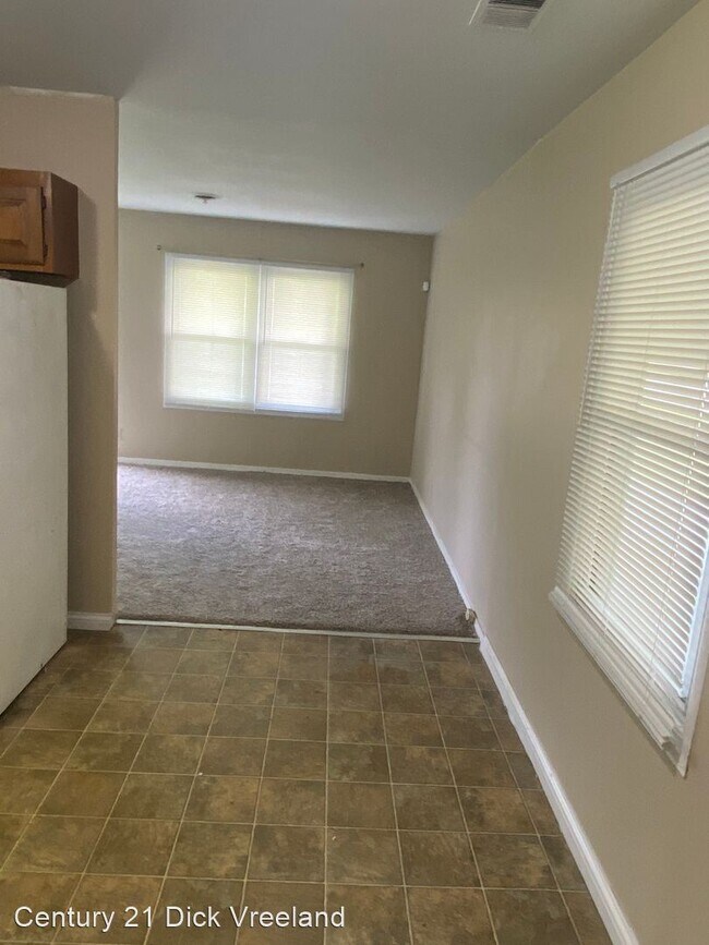 Building Photo - 3 br, 1 bath House - 2825 Elam Drive