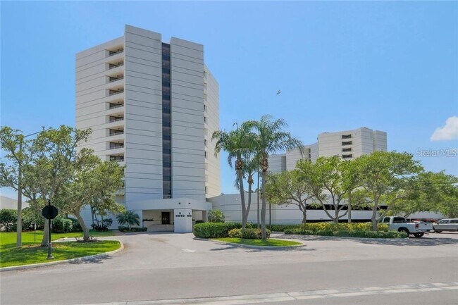 Building Photo - 5940 Pelican Bay Plaza S