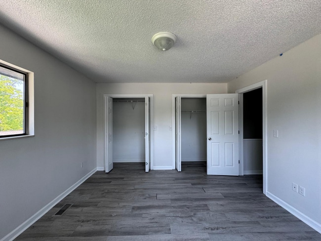 Foto del edificio - 4807 Little River Rd