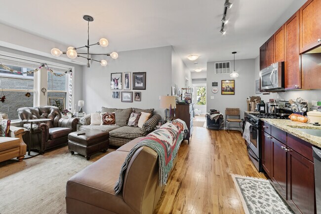 Foto del edificio - 1740 W Foster Ave