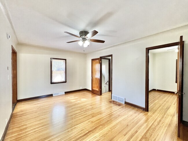 Foto del edificio - 1335 Blaine Ave