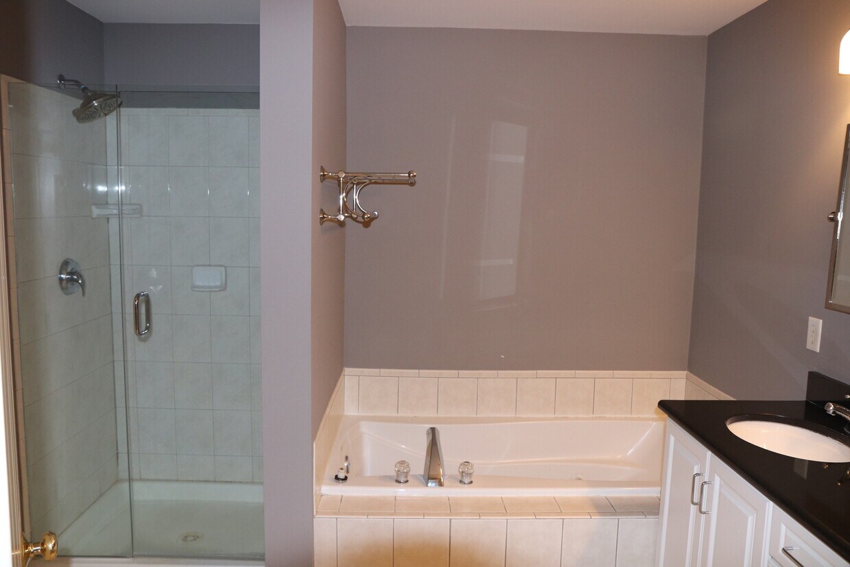 Foto principal - 570 Danbury Road