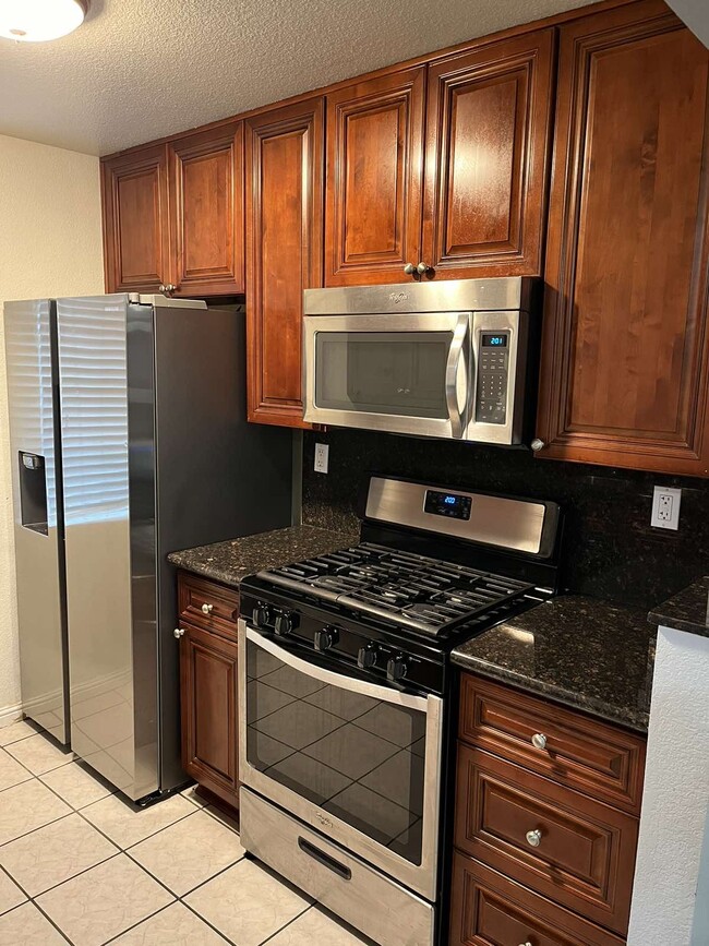 Foto del edificio - 10808 Aderman Ave