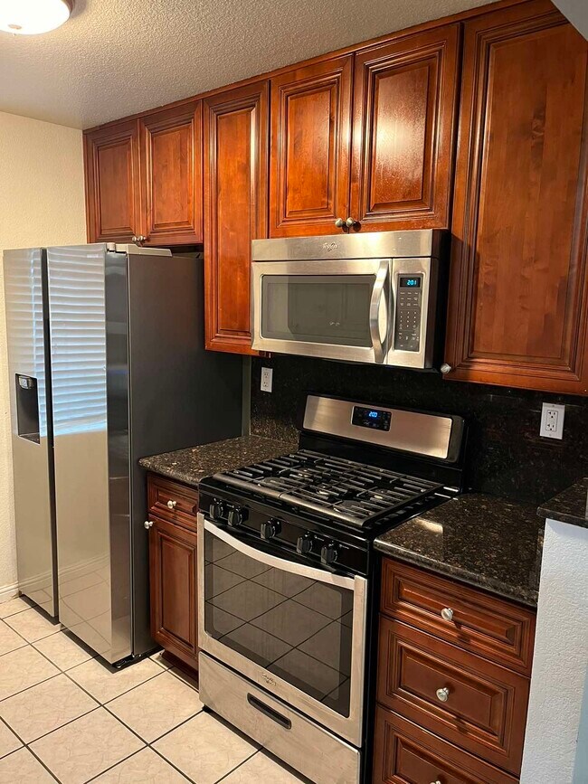 Building Photo - 10808 Aderman Ave