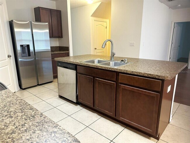 Foto del edificio - 16832 Citrus Pkwy