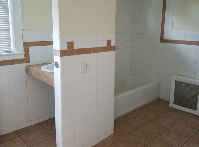 Bathroom - 39 Miller Ave