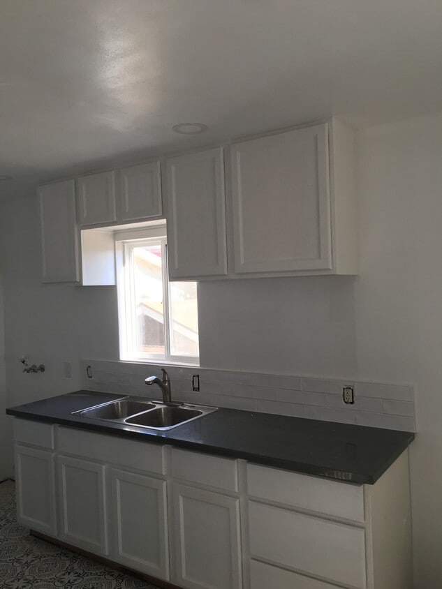 Primary Photo - 207 Sheldon St
