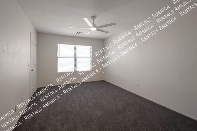 Foto del edificio - 10646 E Bogart Ave