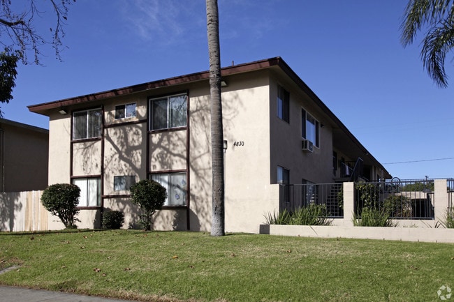 Primary Photo - 4830 Canoga St