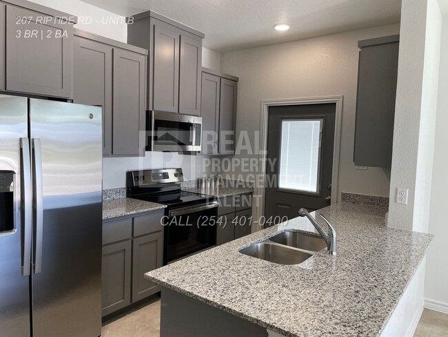 Building Photo - 207 Riptide Rd