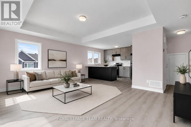Building Photo - 810 Parnian Private