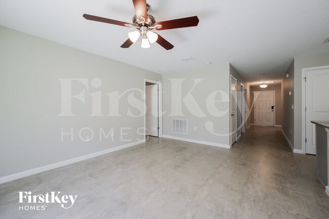 Building Photo - 513 Earhart Dr