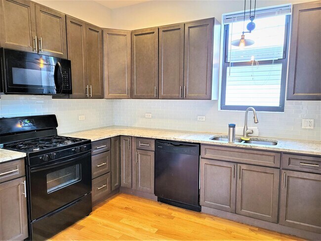 Foto del edificio - 3224 N Central Park Ave