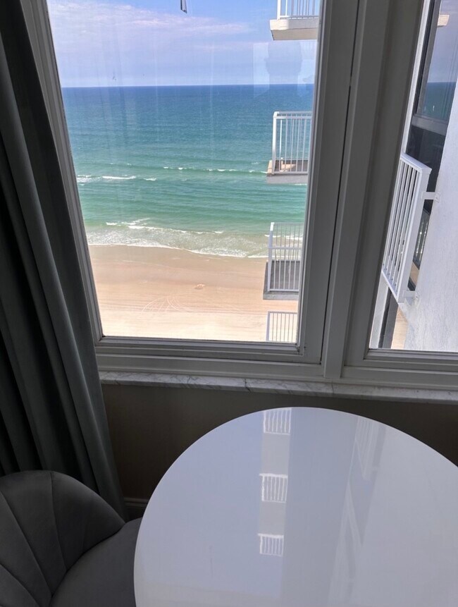 Foto del edificio - 3043 S Atlantic Ave