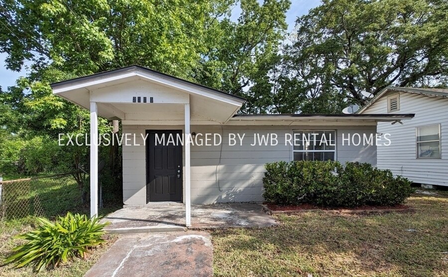 Primary Photo - 2111 Yulee St