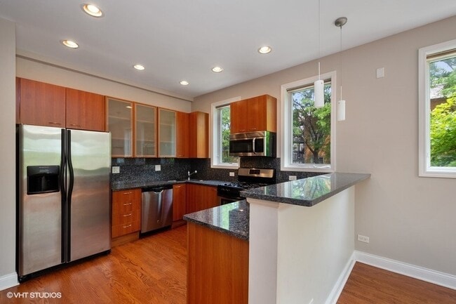 Photo - 1458 N Artesian Ave Apartment