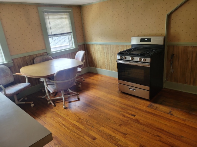 Building Photo - 4 Farnsworth Ct