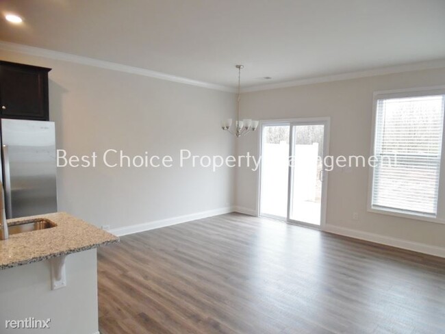 Building Photo - 3 br, 2.5 bath Townhome - 311 Yellow Fox Rd