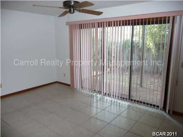 Building Photo - 6469 Oakshore Dr