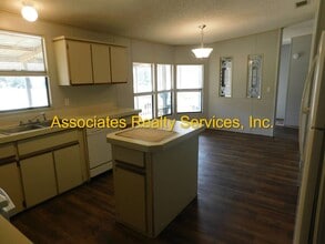 Building Photo - 10918 NE 74th Terrace