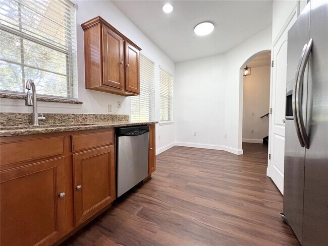 Foto del edificio - 7138 Five Oaks Dr