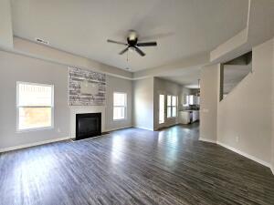 Building Photo - 5048 Vine Ln