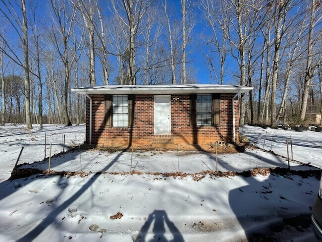Building Photo - 268 Flowers Ln