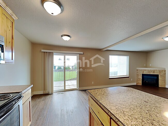 Foto del edificio - 2522 Char Cir NW