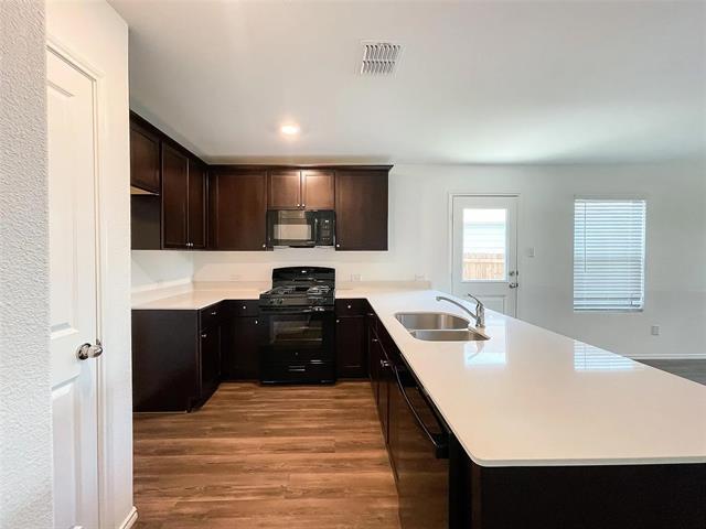 Foto del edificio - 7413 Jackrabbit Ave