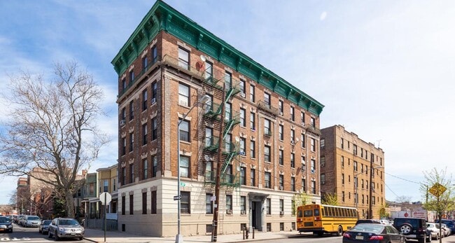 Foto del edificio - 553 E 188th St