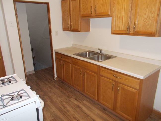 Building Photo - 2 br, 1 bath  - 1917 Warwick Ave 1917 Warwick