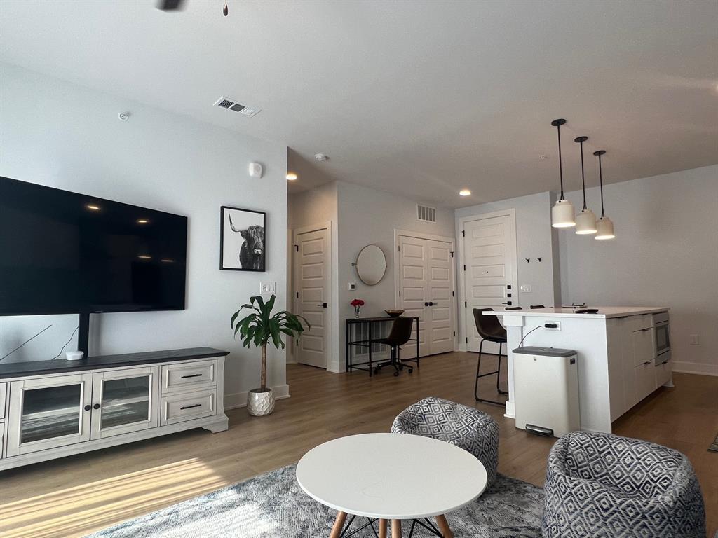 2500 Longview St Unit 403, Austin, TX 78705 Condo for Rent in Austin