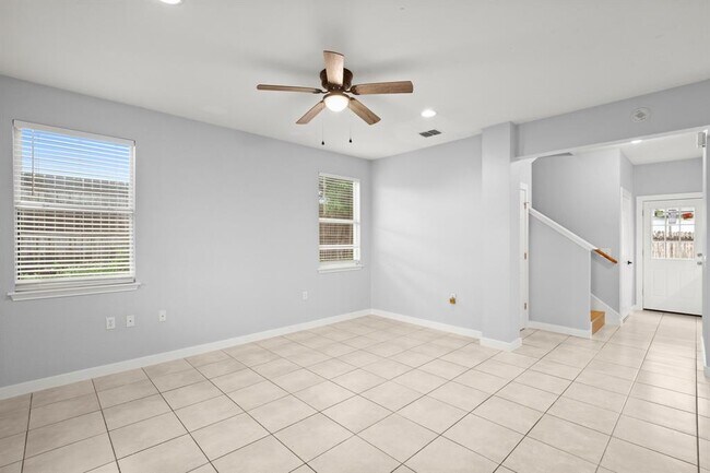 Foto del edificio - 7617 Bennett Ave