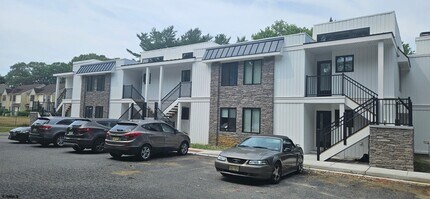 Building Photo - 17 Tilton Club