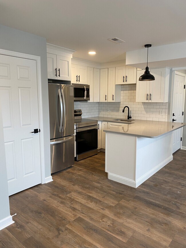 Kitchen - 263 S York Rd