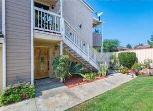 Building Photo - 1075 N Escondido Blvd