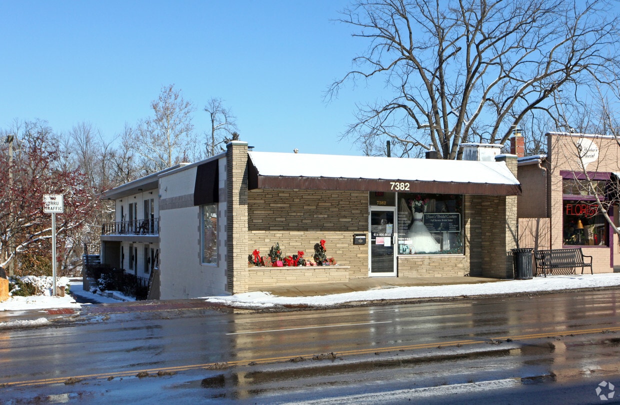 Primary Photo - 7382 E Main St