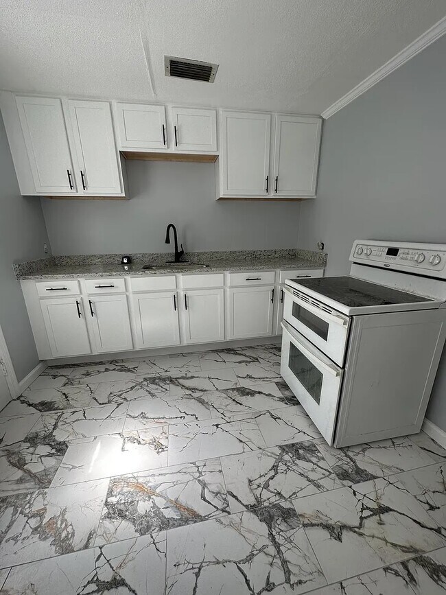 Building Photo - 5368 Marybudd Ave