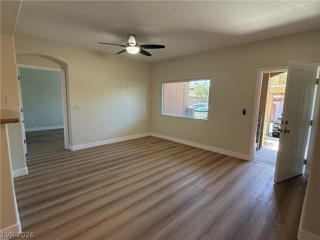 Foto del edificio - 7701 W Robindale Rd