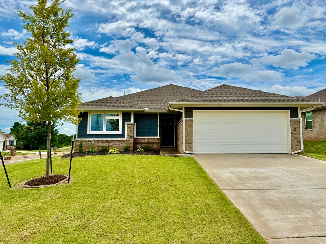 Foto principal - 3716 Pettit Blvd