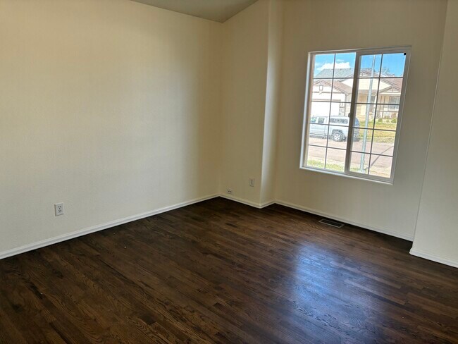 Foto del edificio - 8390 Dassel Dr