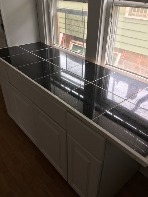 Foto del edificio - 1649 N Warren Ave