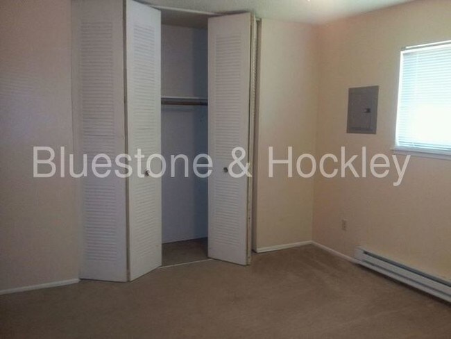 Building Photo - 1725 SW Multnomah Blvd