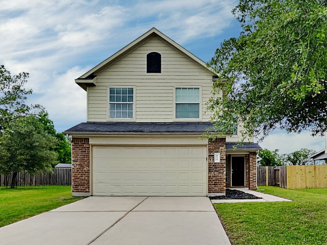 Foto principal - 8670 Chaletford Dr