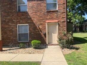 Building Photo - 1813 Jamestown Rd